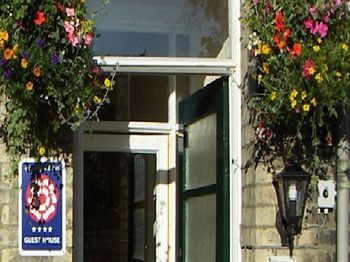 Diamonds Lodge Near York Hospital Exterior photo